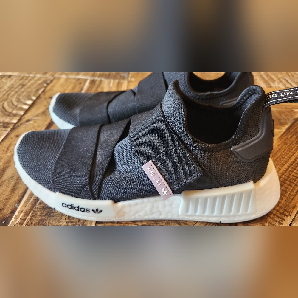 Adidas Originals NMD R1 Sneakers Black Size 8 Women's Running Shoes Black - Picture 5 of 13